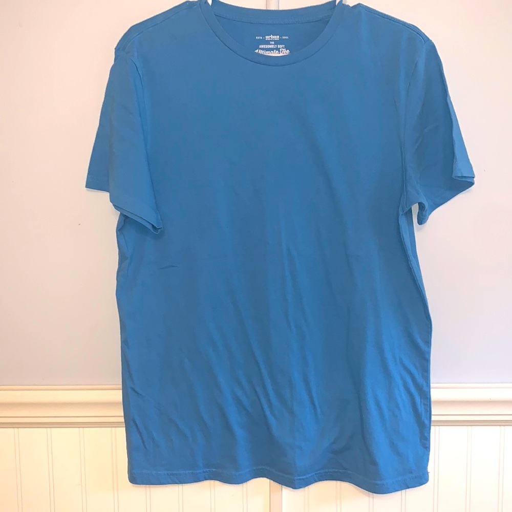 Mens size L Blue T-Shirt, Urban Pipeline.